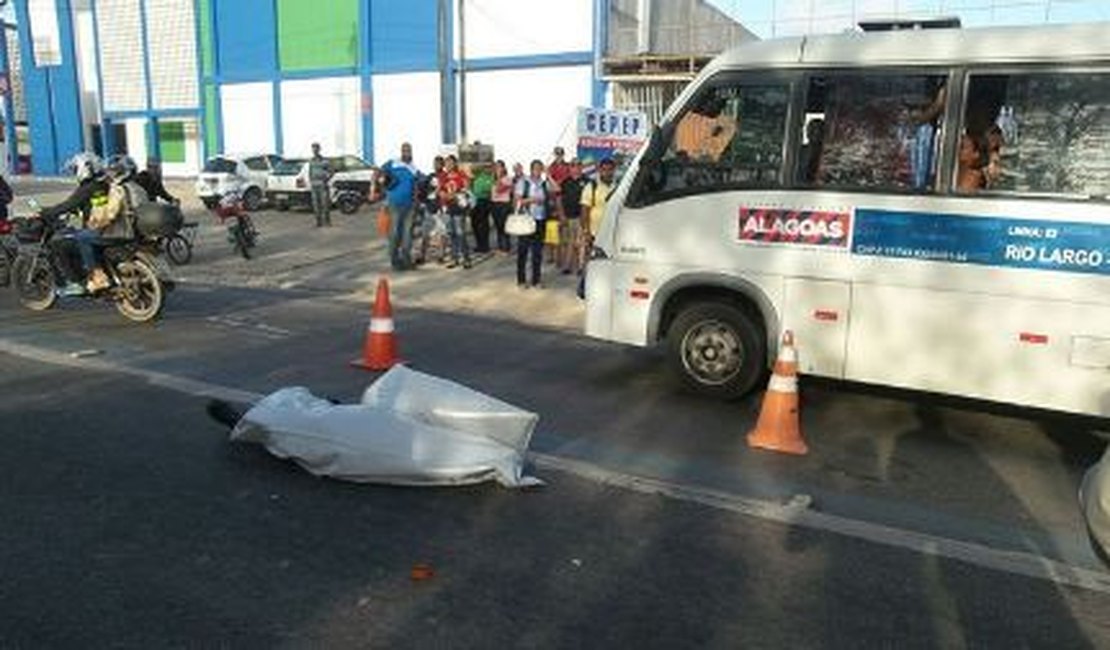 Motociclista Morre Ap S Ser Atropelado Por Caminh O Na Fernandes Lima