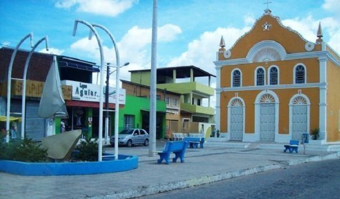 Homem é assassinado a tiros na rodovia AL-115, em Lagoa da Canoa