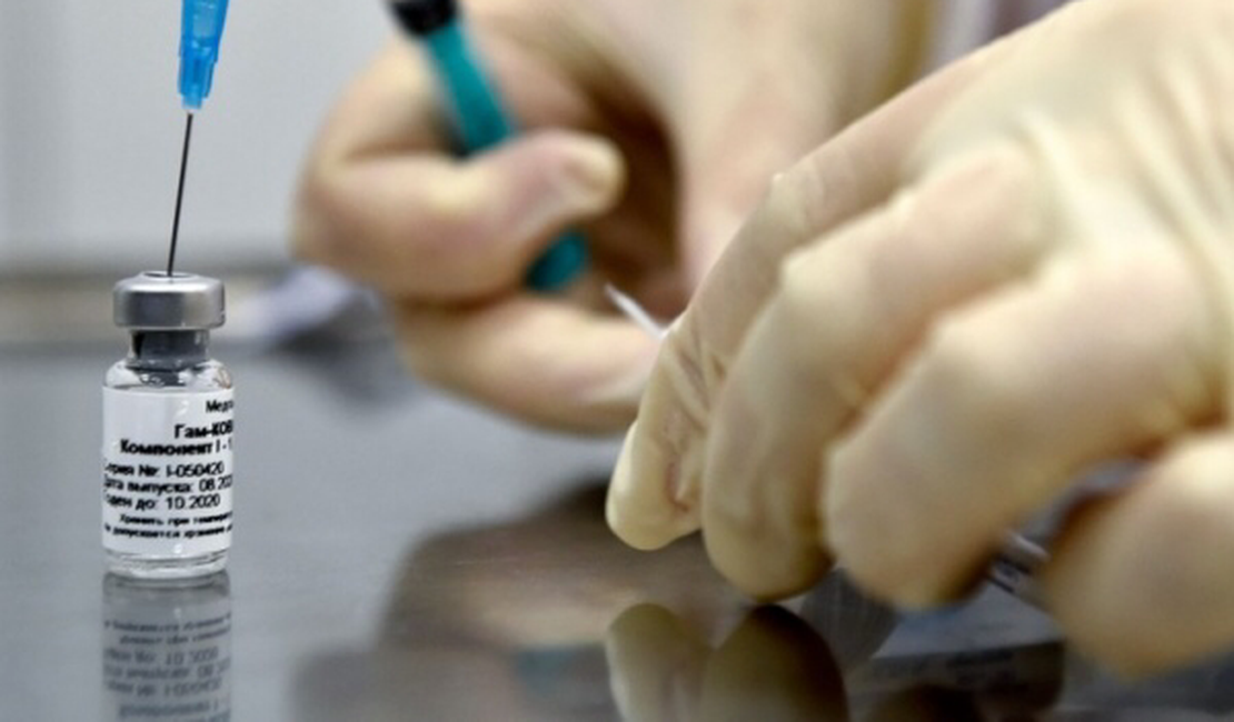 Anvisa prevê uso emergencial de vacina da Covid só na rede pública