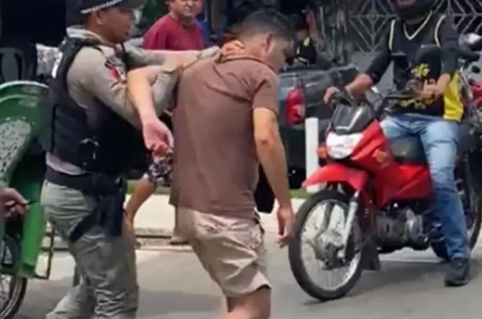 Homem é preso após fingir estar armado para roubar moto, em Arapiraca