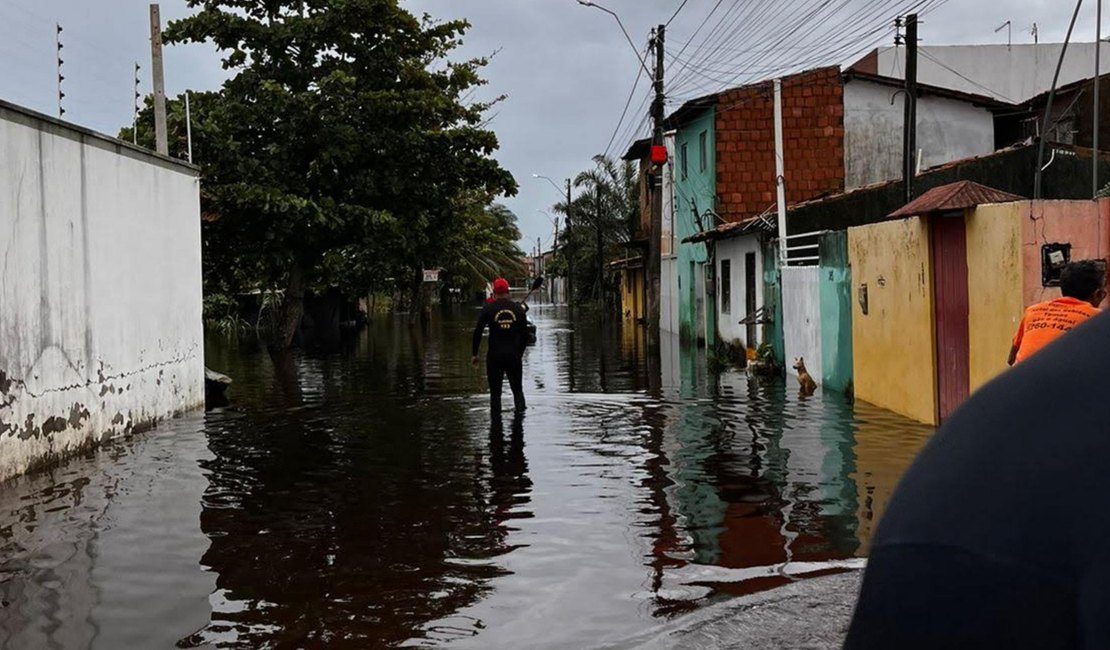 Número de desalojados e desabrigados chega a mais de 500 em oito municípios do Estado