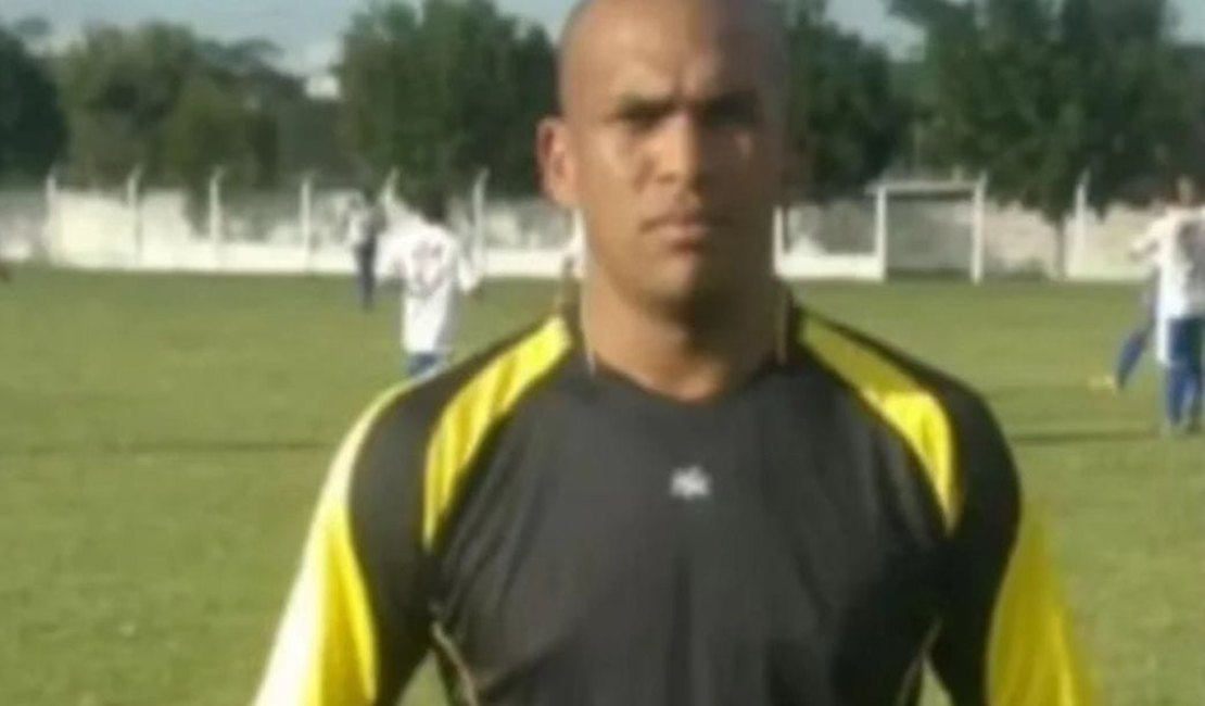 Goleiro de futebol amador morre ao fraturar pescoço em queda de moto em Monteirópolis