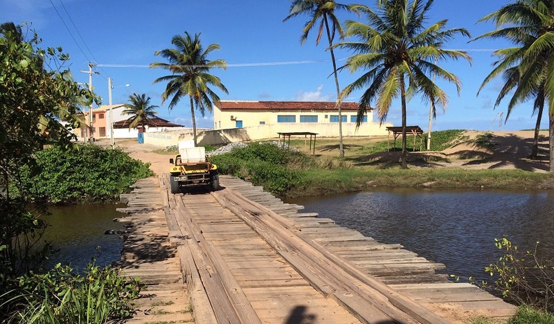 Moradores cobram explicação sobre ponte não construída, em Jequiá da Praia