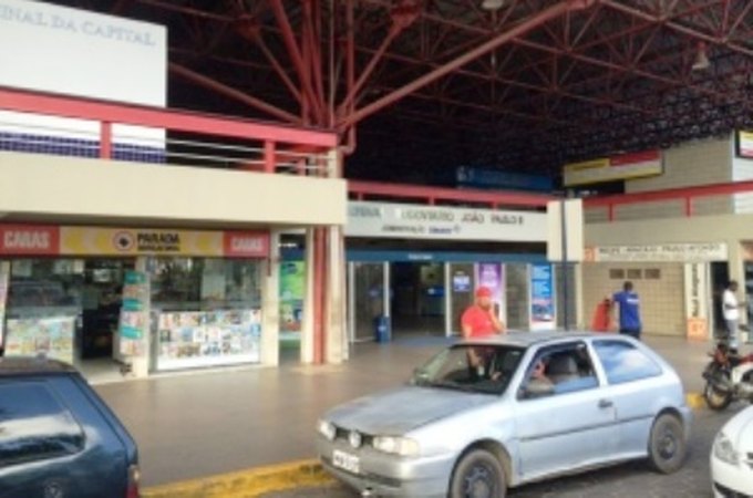 Homem é preso ao ser flagrado com droga em micro-ônibus no Terminal Rodoviário de Maceió