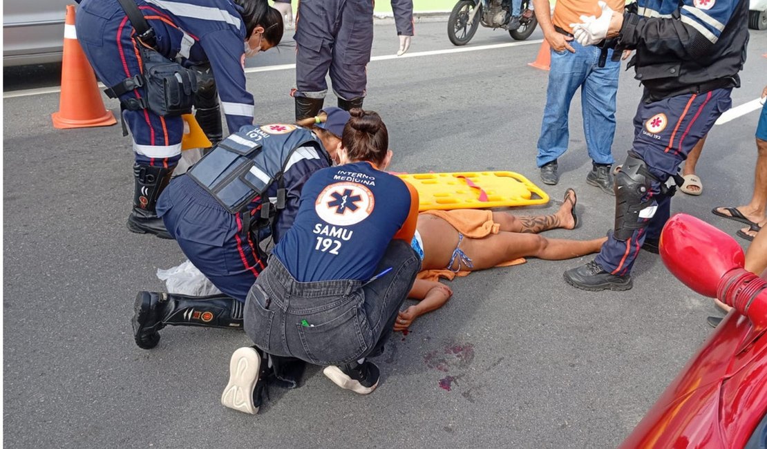 Samu atende vítima de atropelamento por moto no centro de Maceió