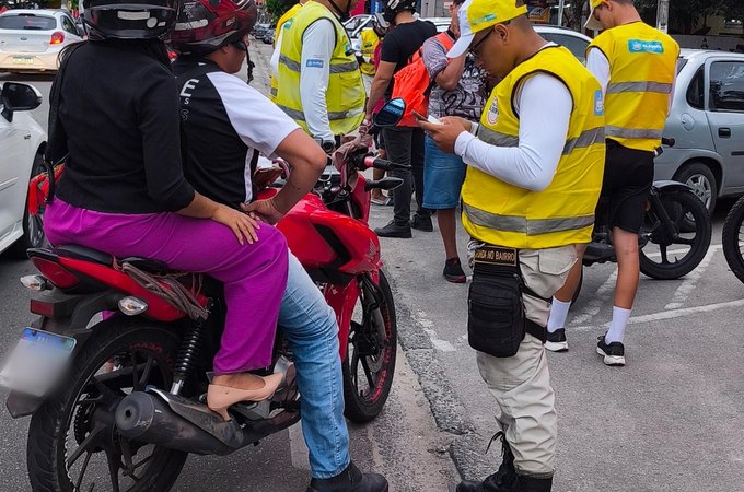 Ronda no Bairro apreende drogas e balança de precisão em abordagem na Cruz das Almas