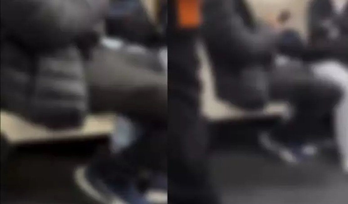 Homem é flagrado ‘se tocando’ dentro de metrô de SP