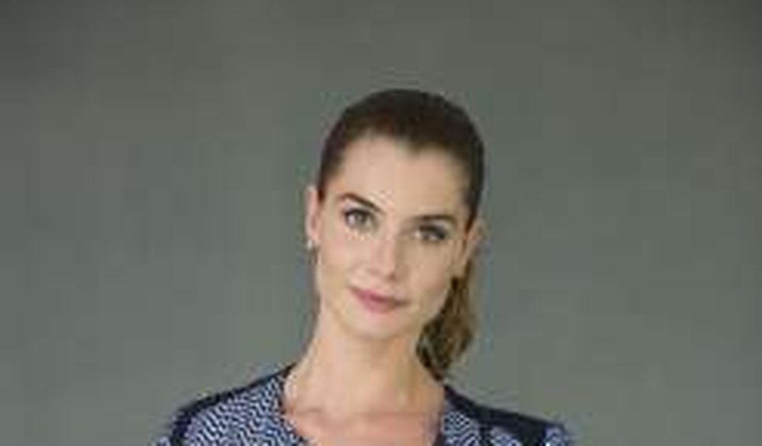 Alinne Moraes é afastada de 'Além do Tempo'