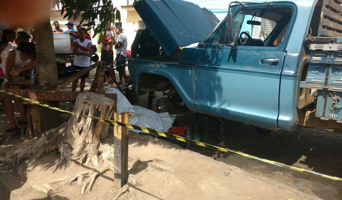 Mecânico é morto a tiros em frente a oficina em Arapiraca