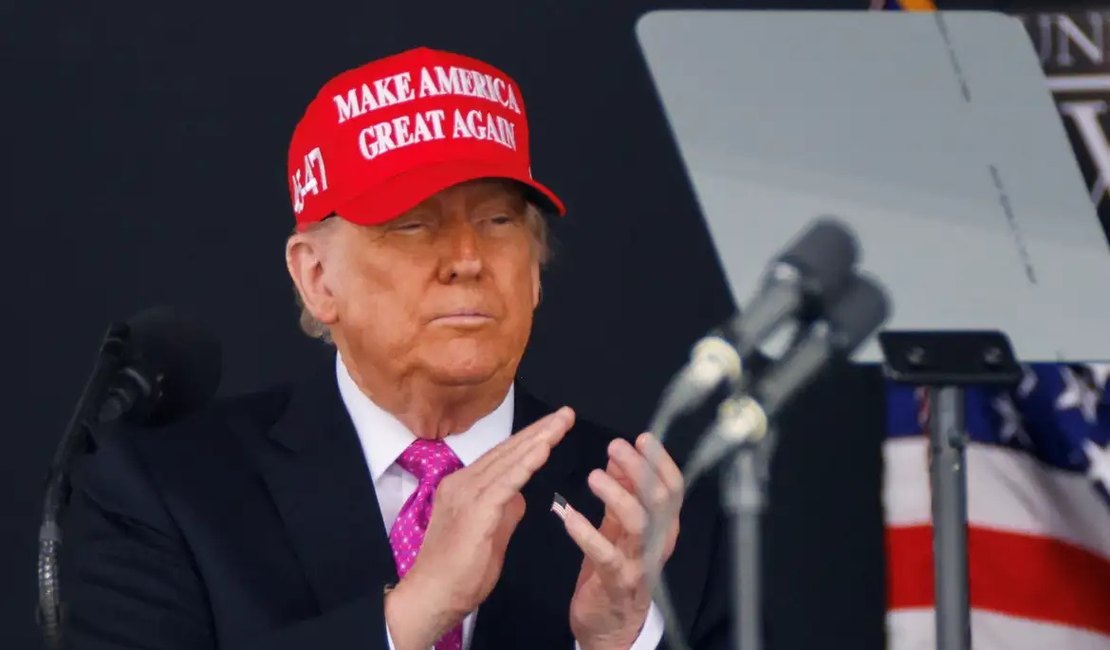 Trump intensifica guerra comercial com tarifas de 30% para UE e México