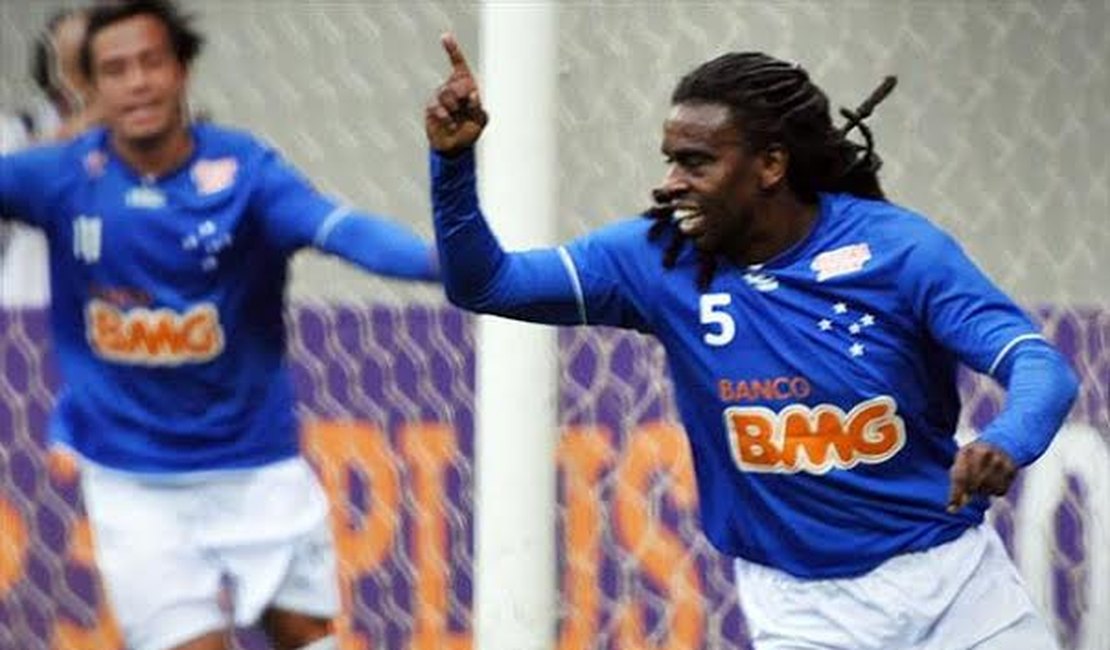 Tinga é vítima de Racismo na estreia do Cruzeiro na Copa Libertadores