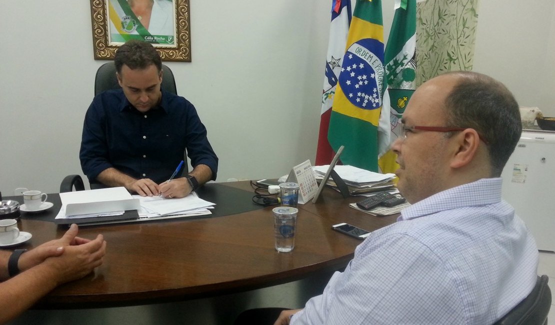 Yale anuncia antecipação do pagamento da folha para os servidores