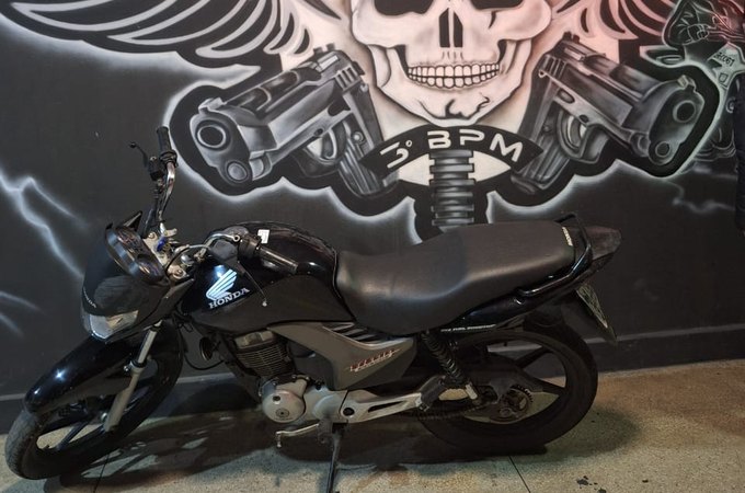 Jovem de 19 anos é detido por direção perigosa, após tentar fugir da PM, na AL-220 em Arapiraca