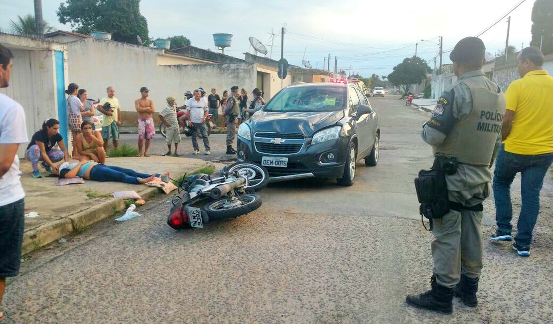 Grave acidente envolvendo carro e moto deixa feridos em Arapiraca