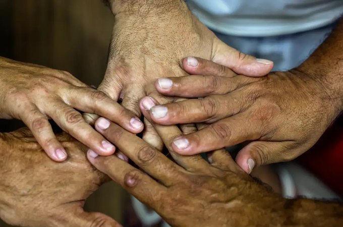 Governo aprova pensão a 61 filhos separados de pais com hanseníase
