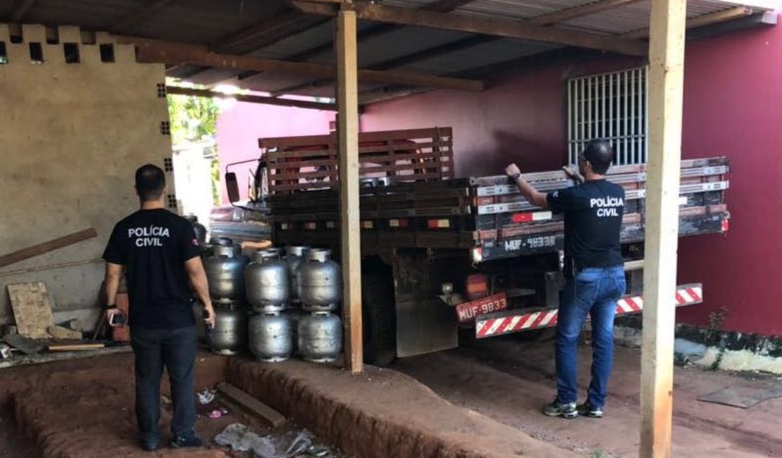 Polícia desmonta comércio irregular de gás de cozinha e combustível em Arapiraca
