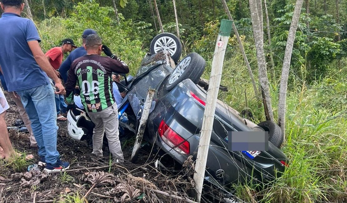Capotamento deixa duas vítimas presas às ferragens, na AL 105, em São Luís do Quitunde