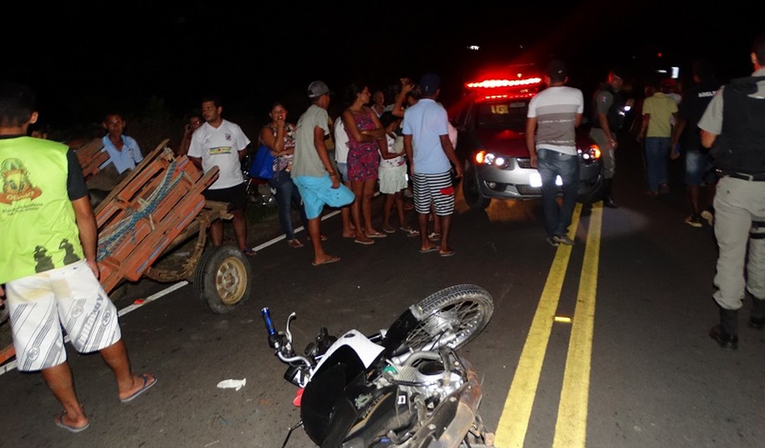 Motociclista fica ferido após se chocar com carroça em Traipu