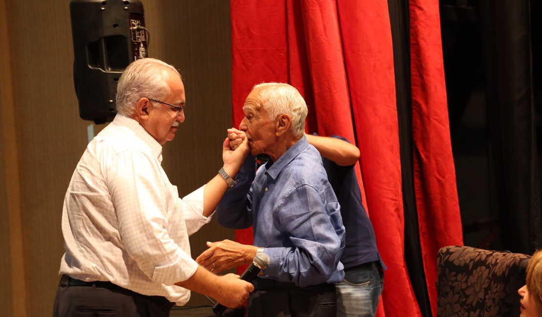 Professor Moacir Teófilo, símbolo da Educação no Agreste alagoano e pai do ex-prefeito Rogério Teófilo, morre aos 97 anos