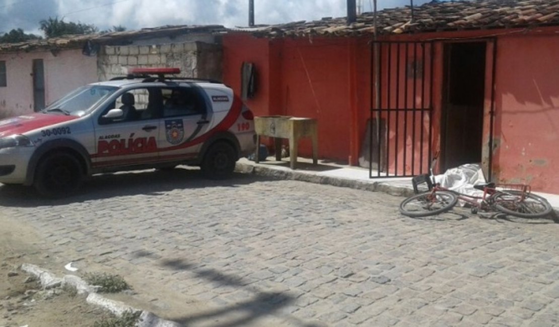 Mulher é morta a tiros na porta de casa na Chã do Pilar