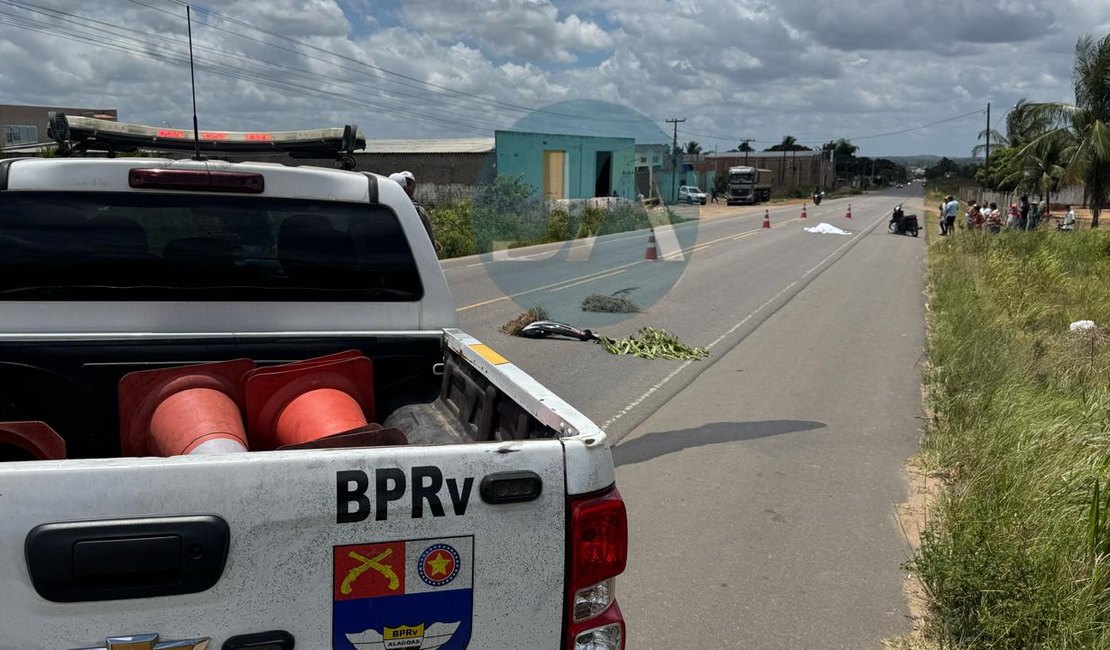 Homem morre em grave acidente, envolvendo carro e ciclomotor, na AL-110, entre as cidades de Arapiraca e São Sebastião