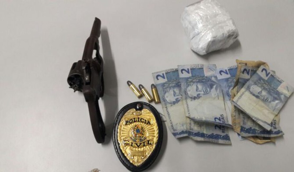 Jovens são apreendidos com arma e droga em Arapiraca
