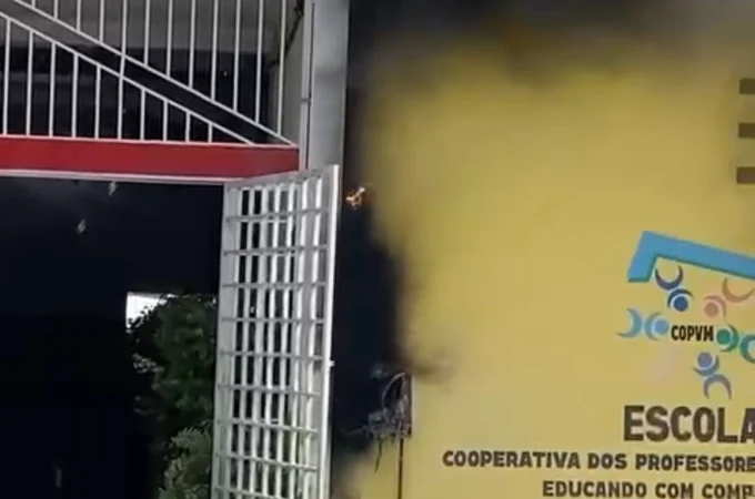 Curto-circuito provoca incêndio em escola de Delmiro Gouveia