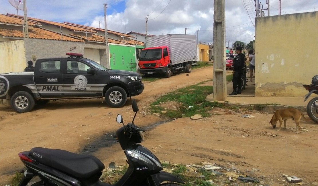 Operação policial recupera, em Arapiraca, veículo roubado em SE