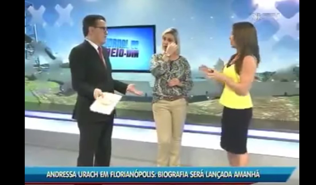 Andressa Urach chora após ser chamada de 'sem vergonha' por apresentador grosseiro