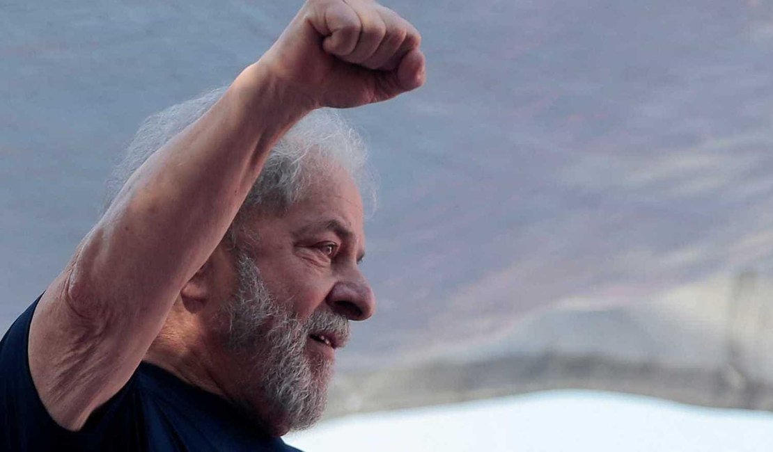 Lula tenta deixar sede de sindicato, mas é impedido por militantes