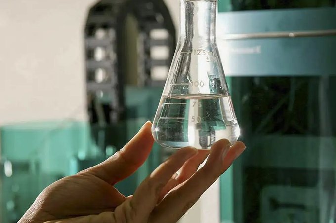 País tem 32 casos confirmados de intoxicação por metanol