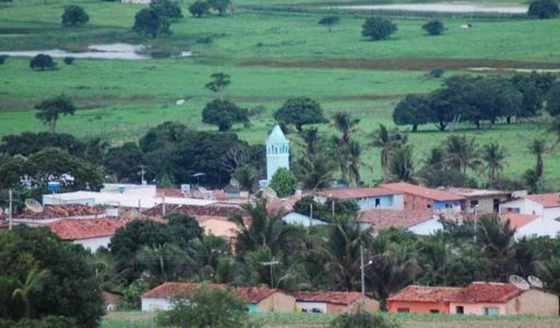 Assaltantes rendem família e fazem arrastão em Feira Grande