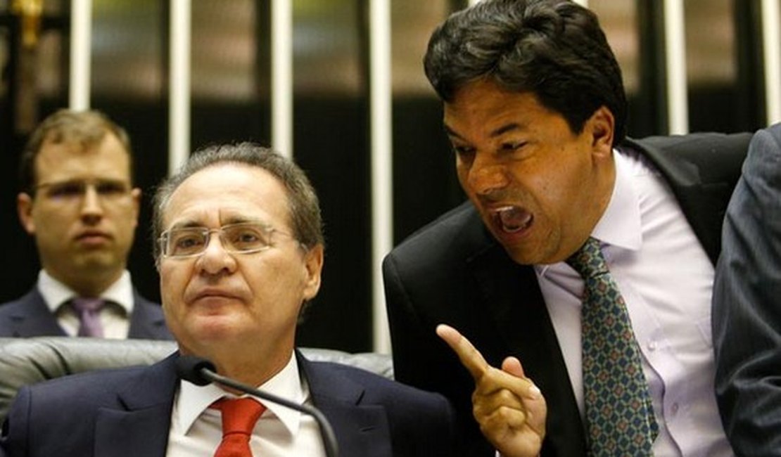 Com dedo em riste, deputado pernambucano diz que Renan é a 'vergonha' do Congresso