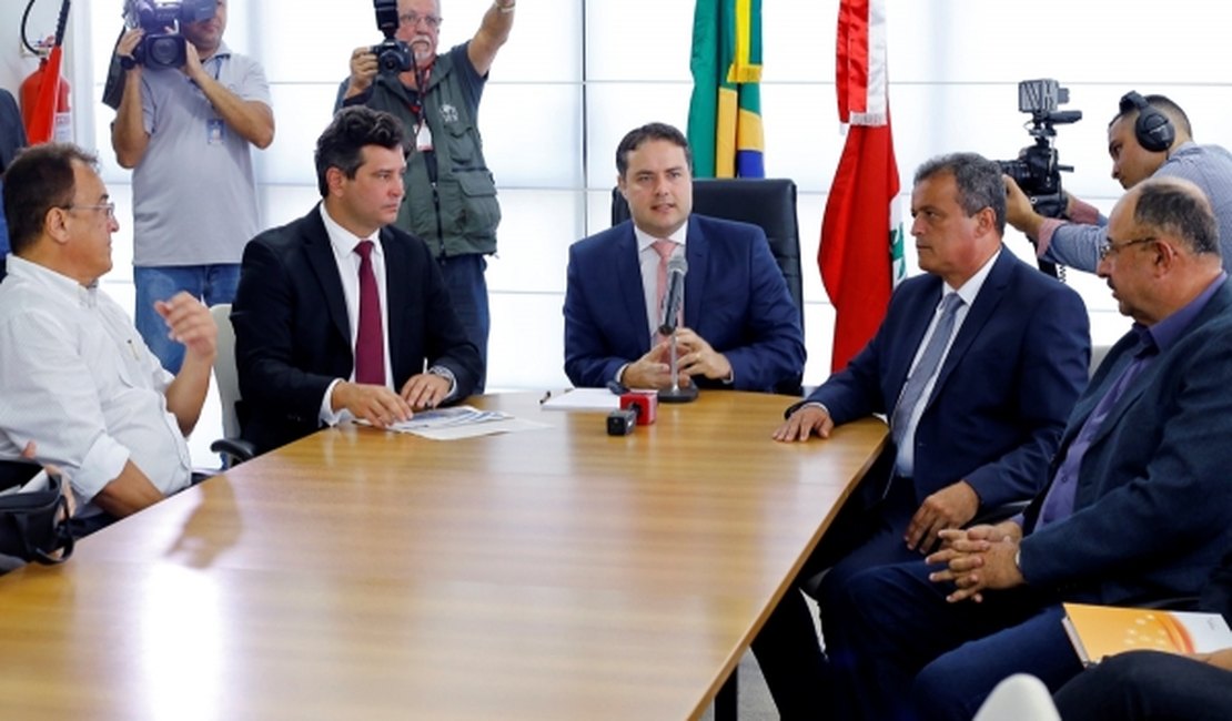 Ministro dos Transportes garante priorizar obras em Alagoas