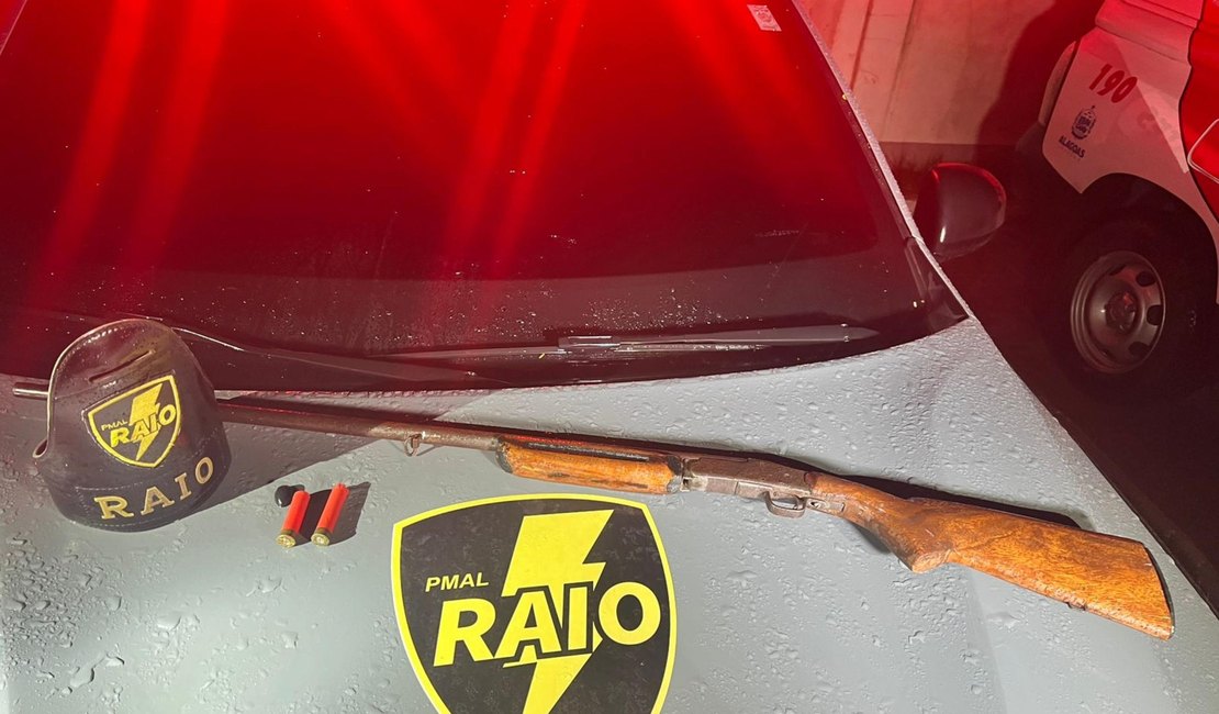 PM apreende duas espingardas e 130 munições durante ações em municípios alagoanos
