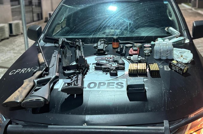 PM e Polícia Civil apreendem arsenal e prendem dupla suspeita em ação integrada em Ibateguara