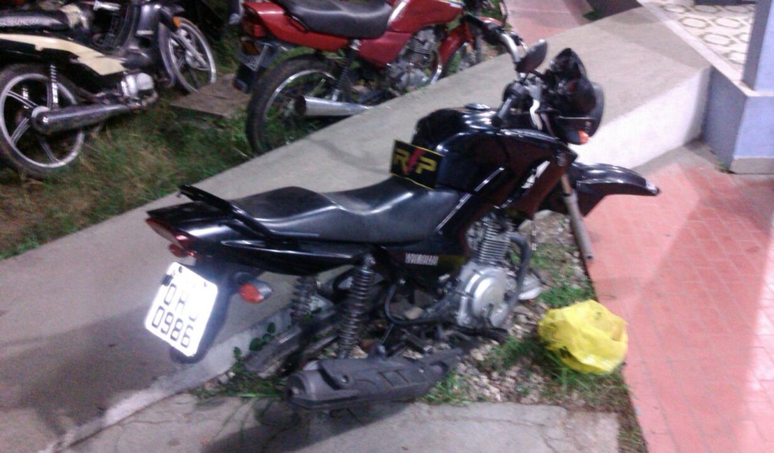 Polícia Militar recupera motocicleta roubada em Arapiraca