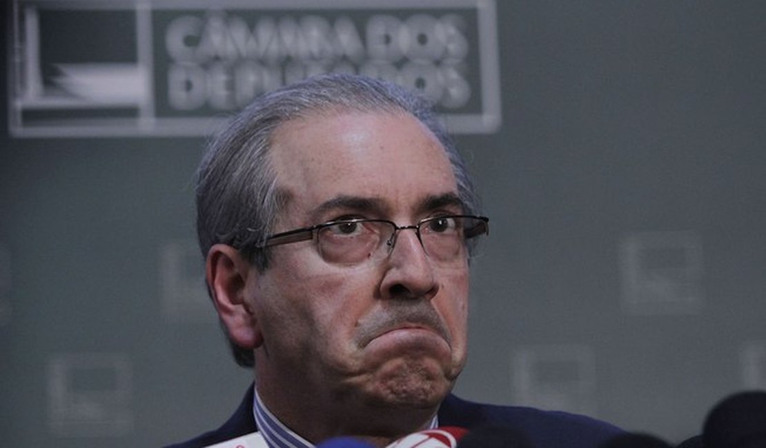 Cunha: Câmara não votará projetos enquanto Senado não decidir sobre impeachment