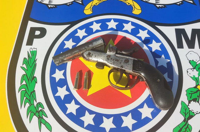 Homem é preso em flagrante após dar coronhada na cabeça da ex com garrucha em Craíbas