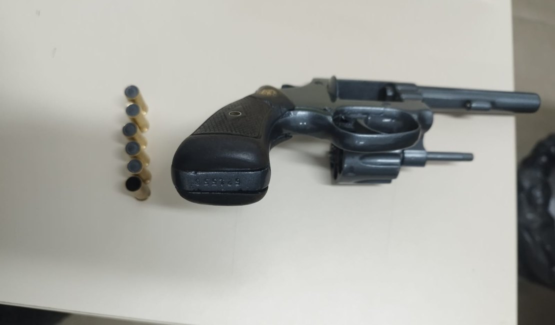 Homens são presos por porte ilegal de arma de fogo durante abordagem da PM em Taquarana
