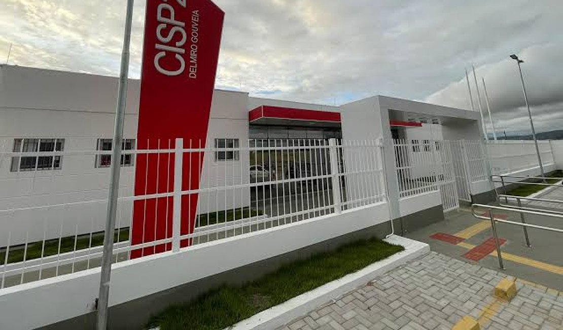 Homem é brutalmente assassinado com mais de 30 facadas no Sertão alagoano; três suspeitos são presos