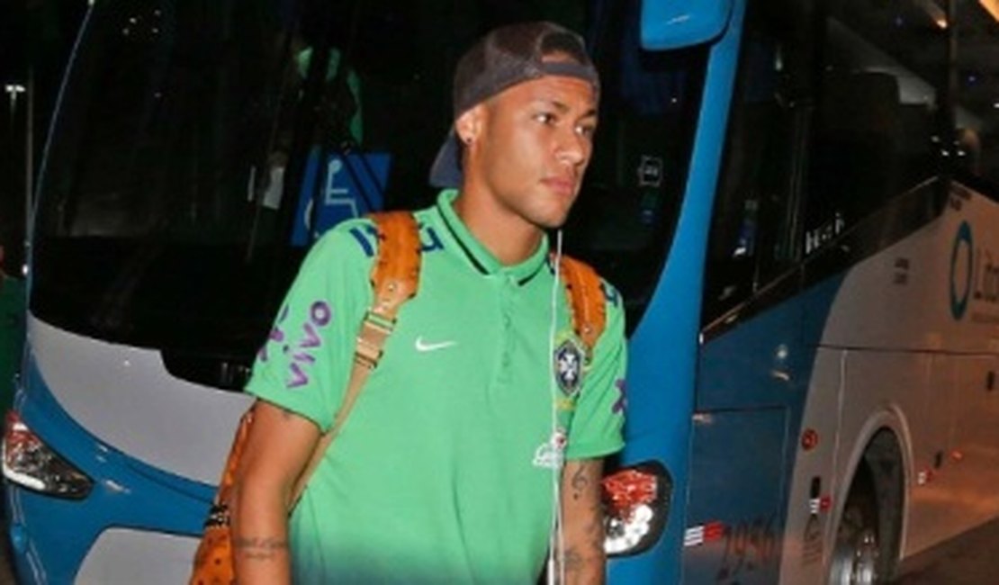 Neymar entra com ação contra União por vazamento de informação sobre sonegação