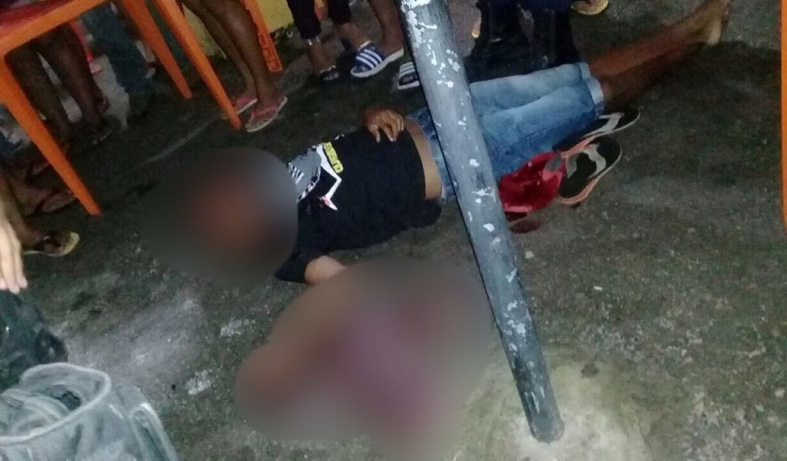 Jovem morre e outro é baleado dentro de bar em Teotônio Vilela