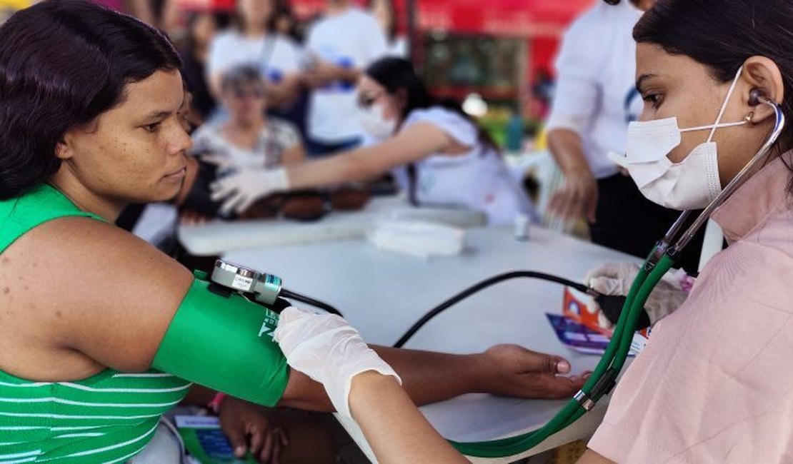 Hospital de Emergência do Agreste leva conscientização sobre a prevenção do AVC durante evento em Arapiraca