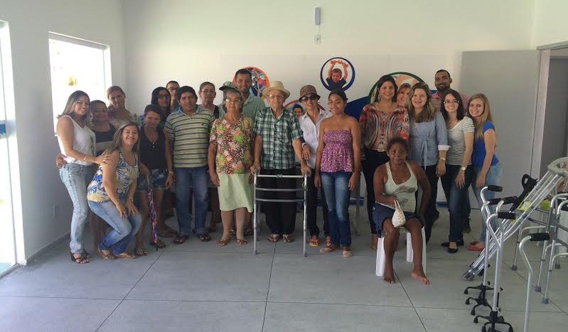 Prefeitura de Girau do Ponciano entrega equipamentos para portadores de necessidades especiais