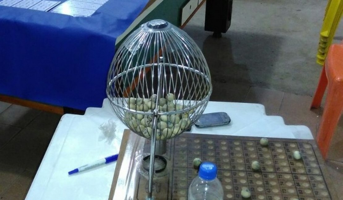 Homem é baleado dirante bingo em praça, no Agreste