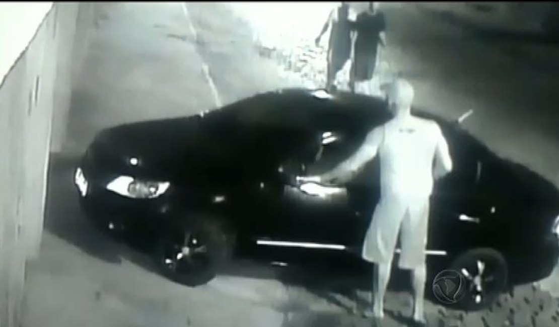 Policial reage a tentativa de assalto e mata um suspeito; veja vídeo