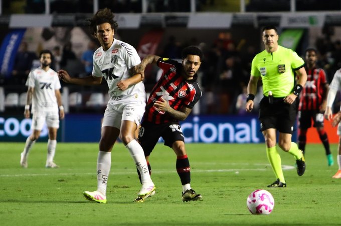 Triunfo do Vitória embola luta contra rebaixamento no Brasileirão