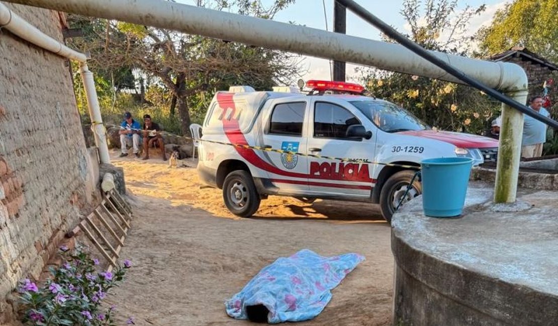 Homem vai retirar água e encontra corpo masculino boiando em cisterna, no Sertão alagoano