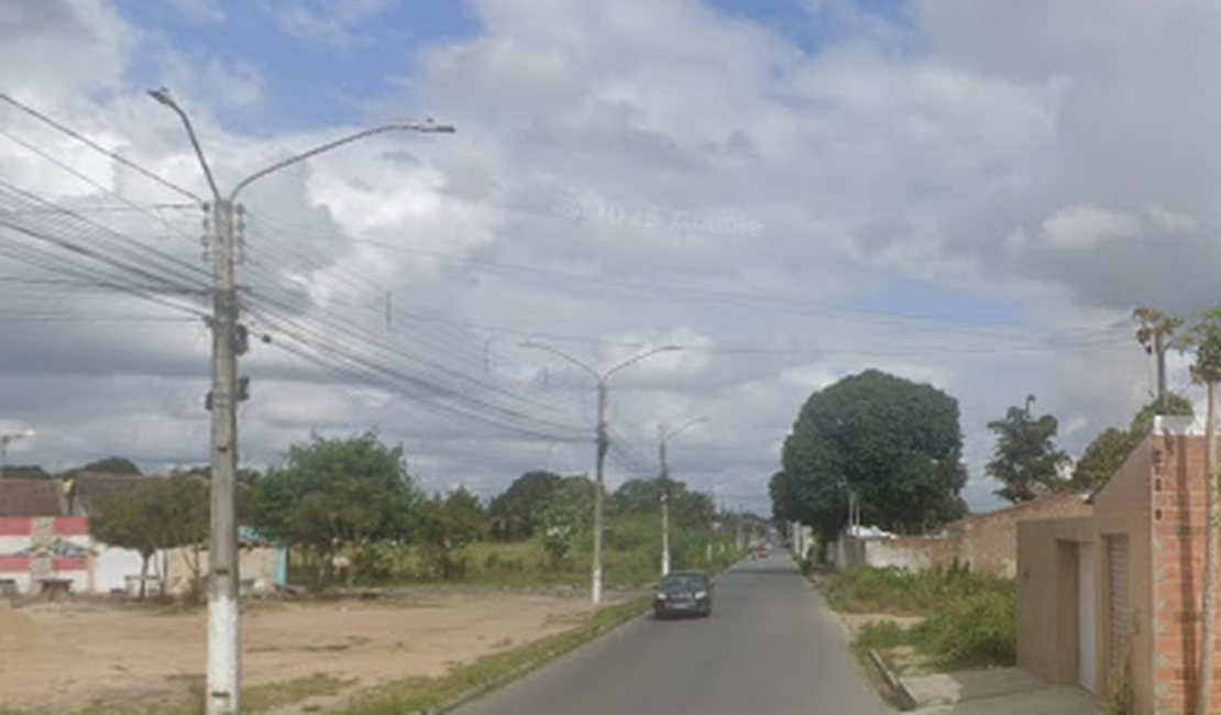 Batida envolve duas motocicletas e deixa três pessoas feridas em Arapiraca